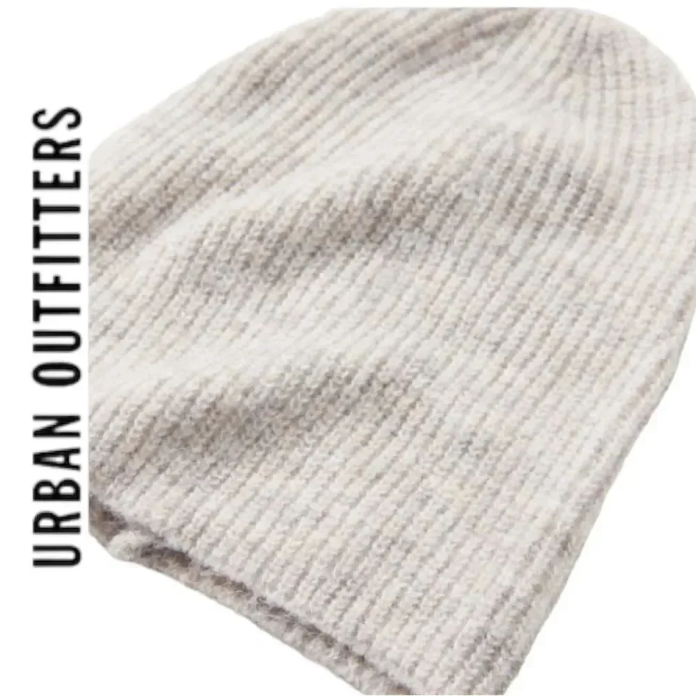 NEW Urban Outfitters UO Toby Beige Slouchy Hat Beanie